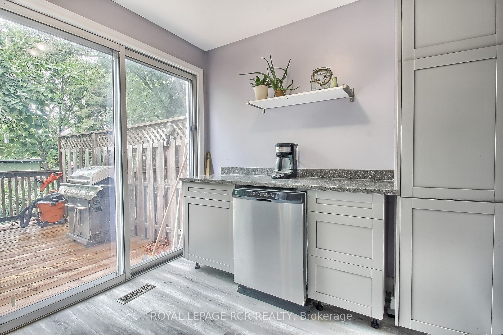 56 Hillview Dr