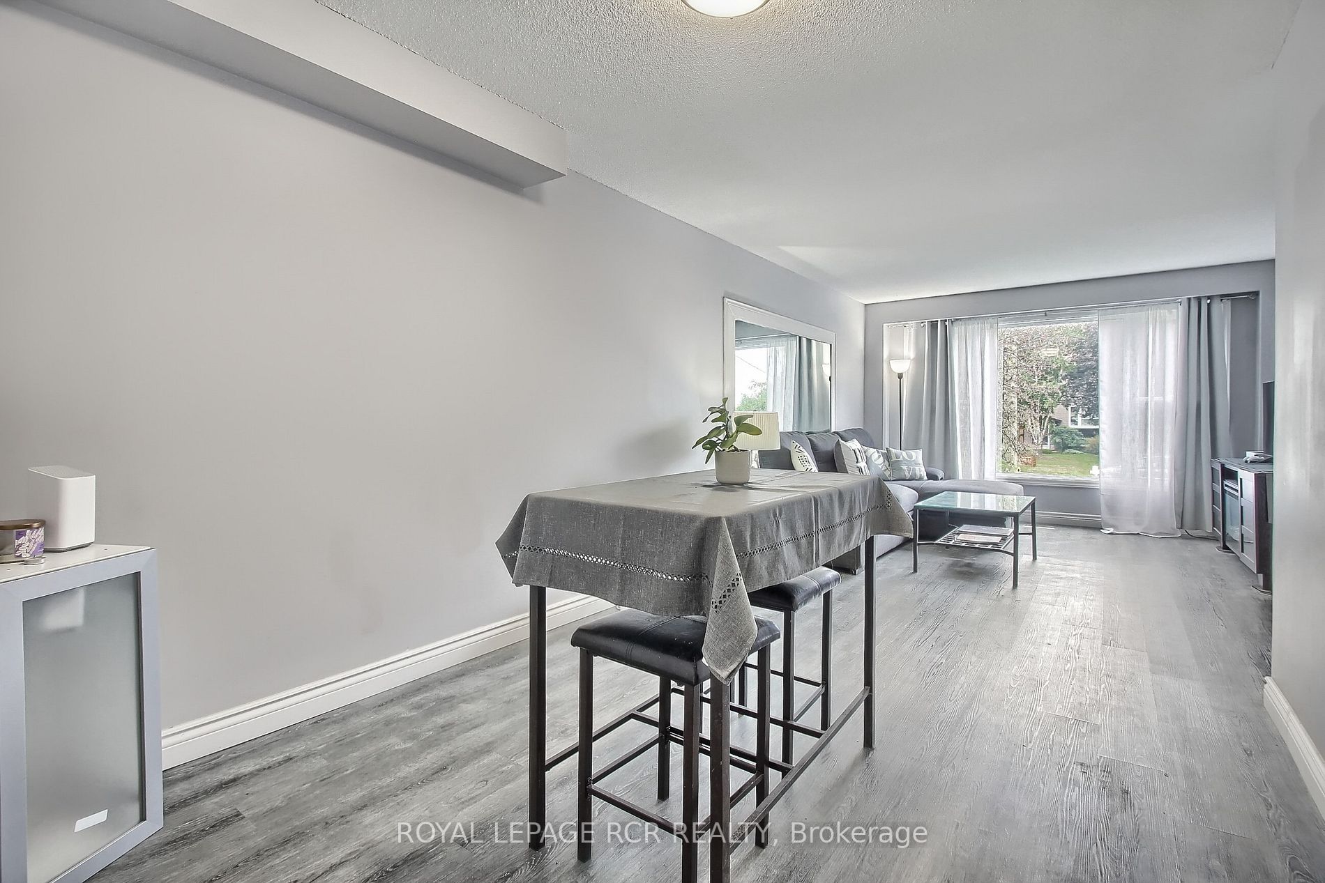 56 Hillview Dr