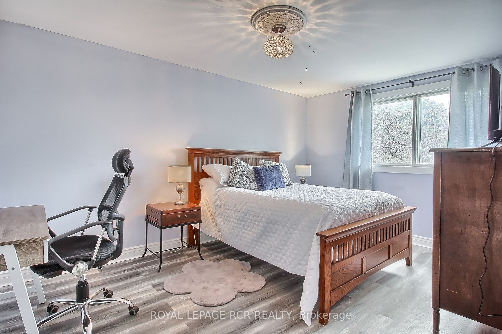 56 Hillview Dr