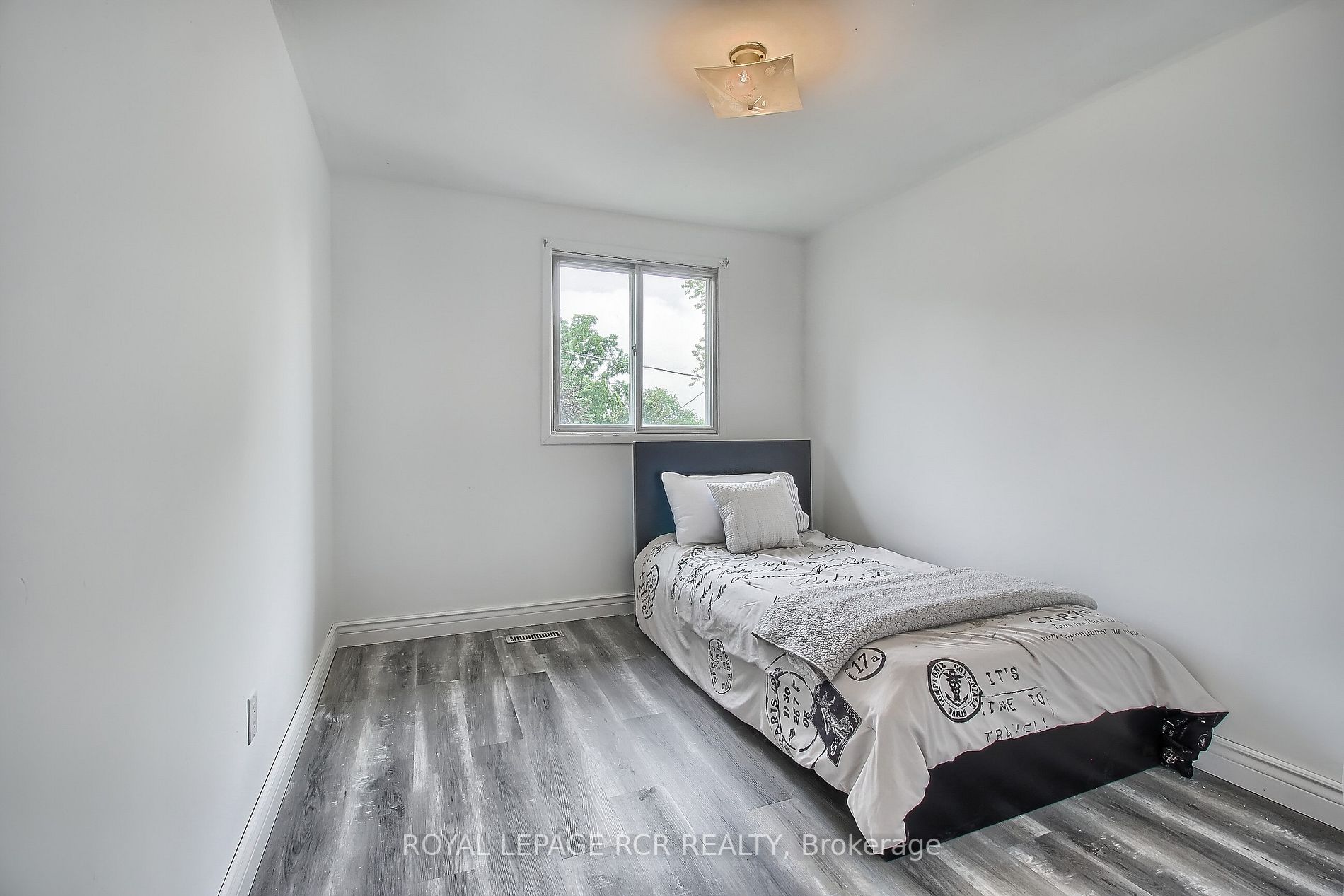 56 Hillview Dr