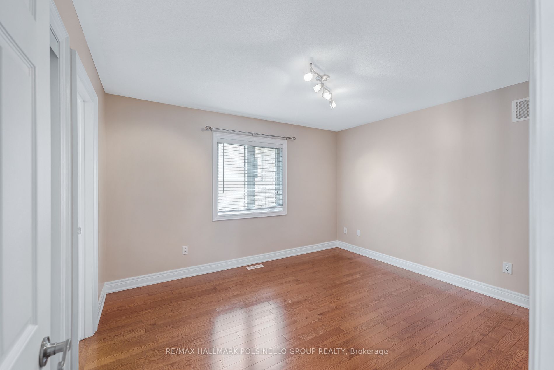 61 Weslock Cres