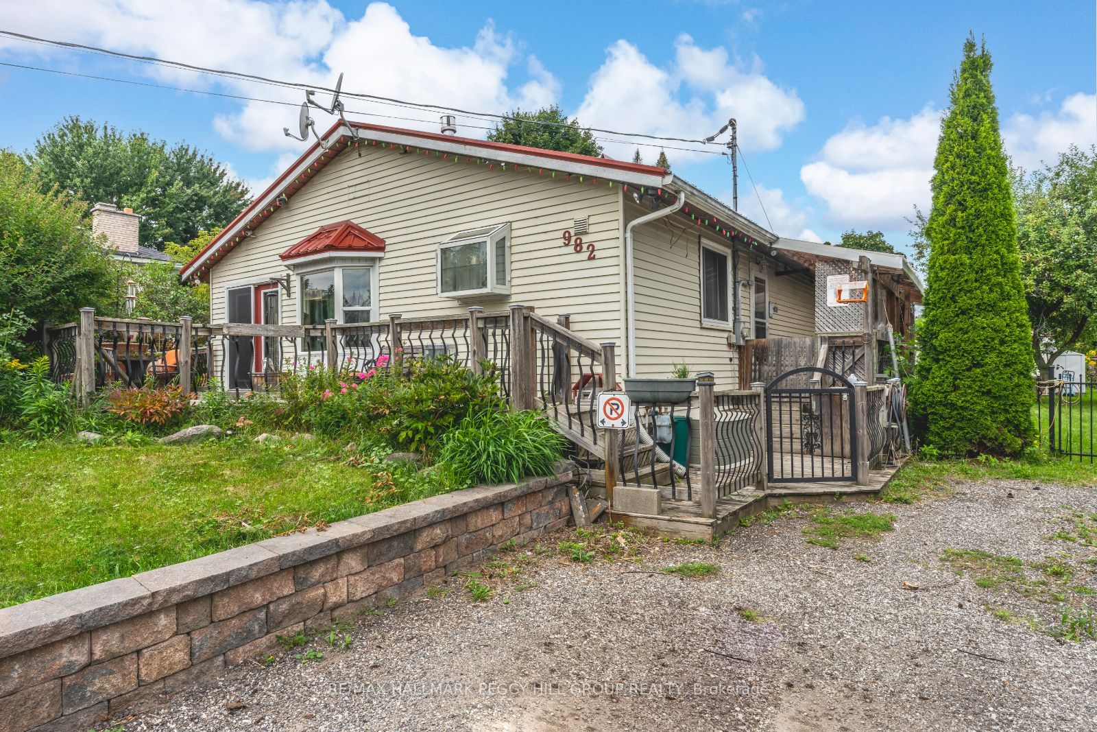 982 Lebanon Dr