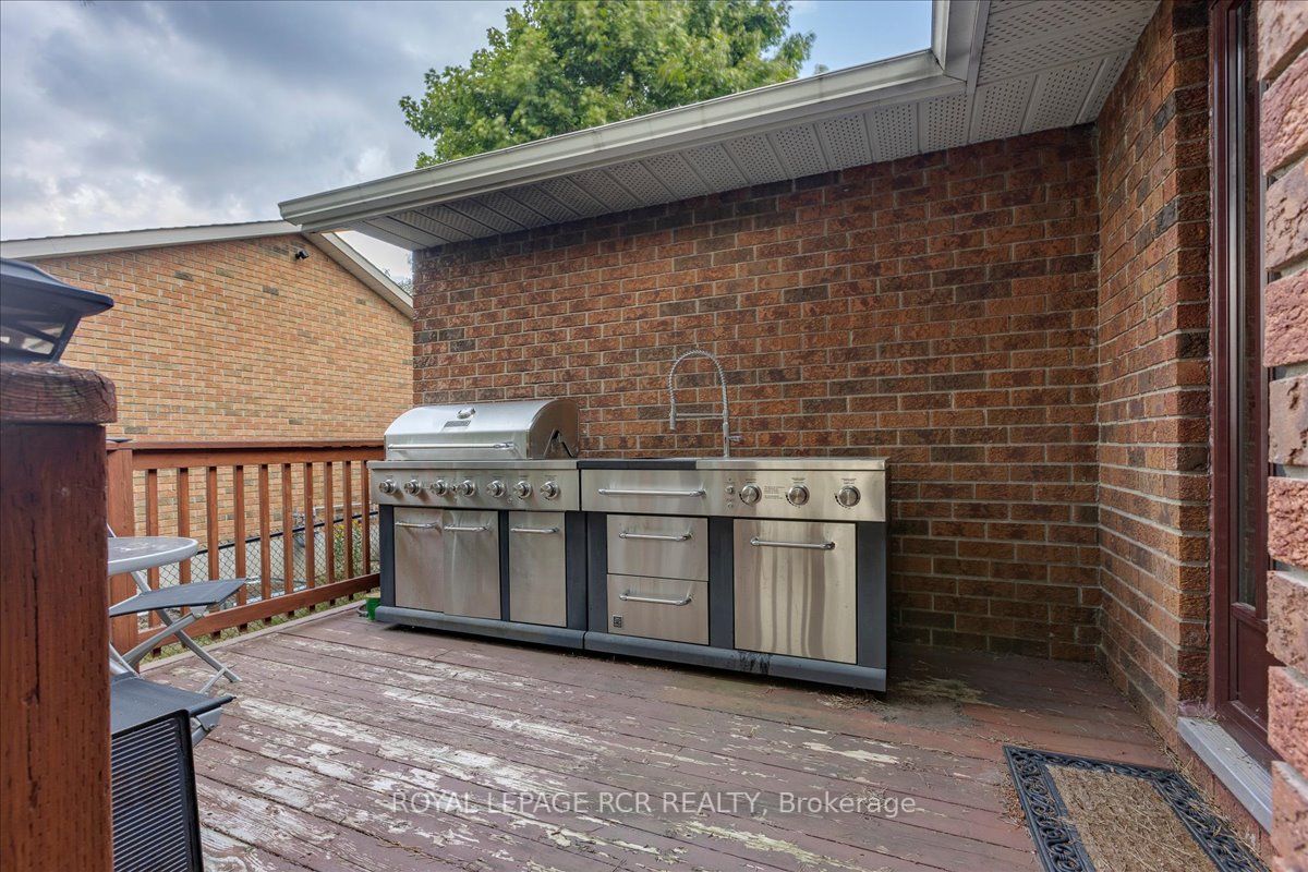 2 Kearns Dr