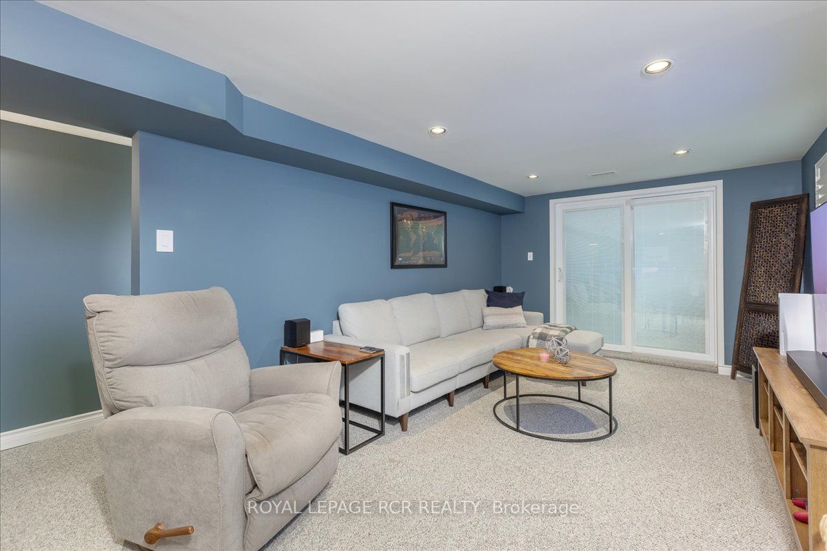 2 Kearns Dr
