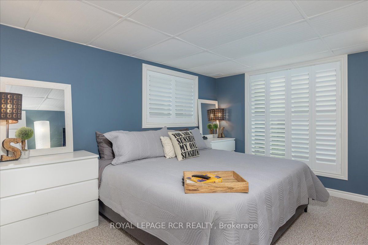 2 Kearns Dr