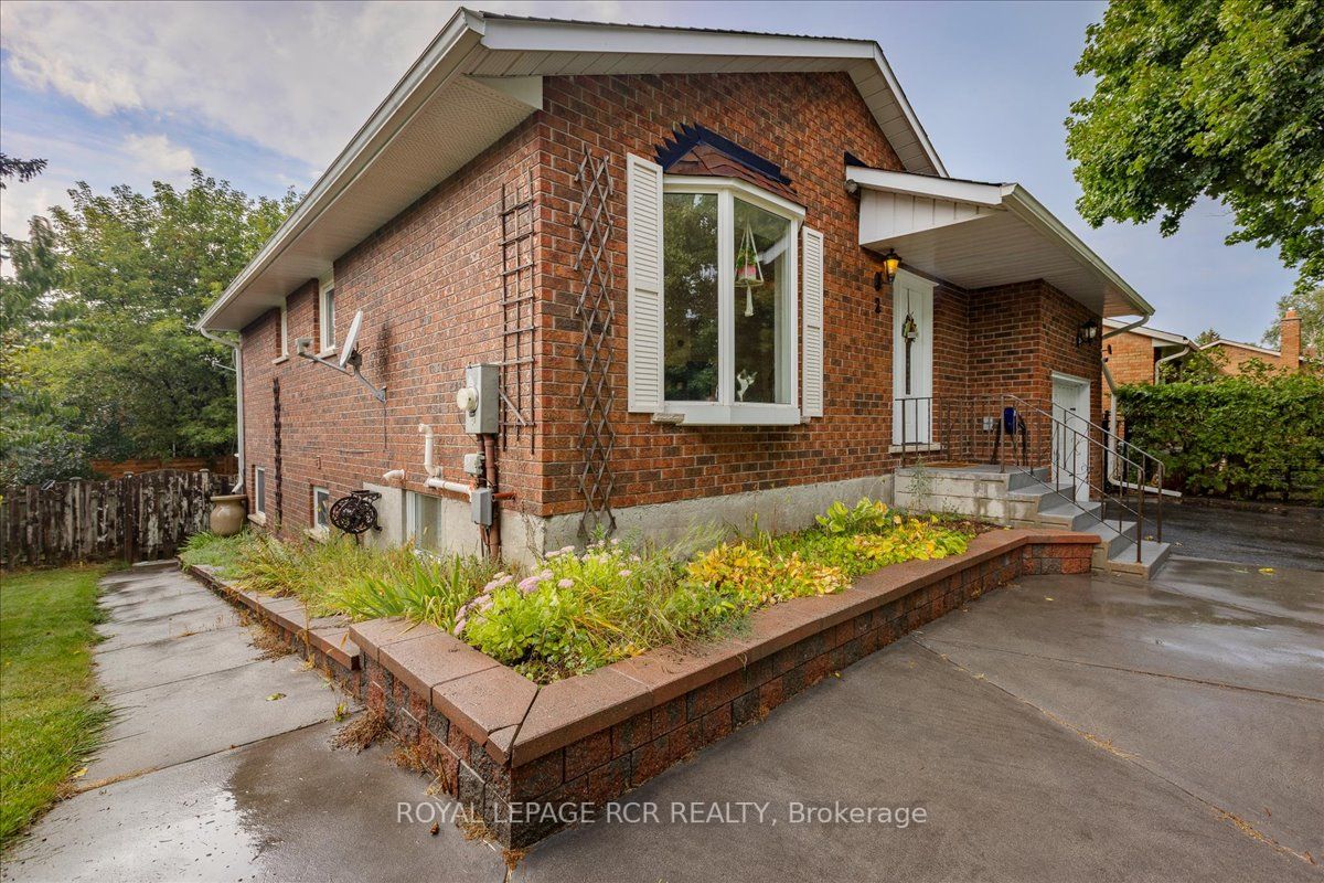 2 Kearns Dr