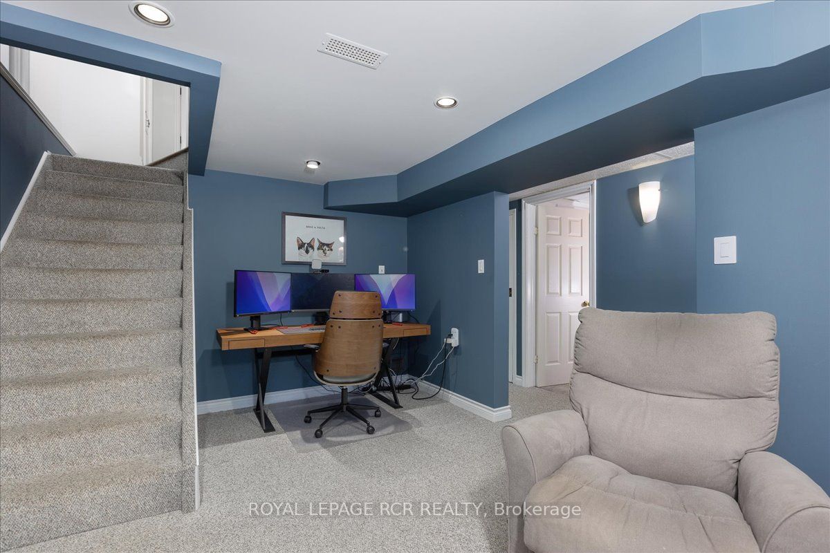2 Kearns Dr