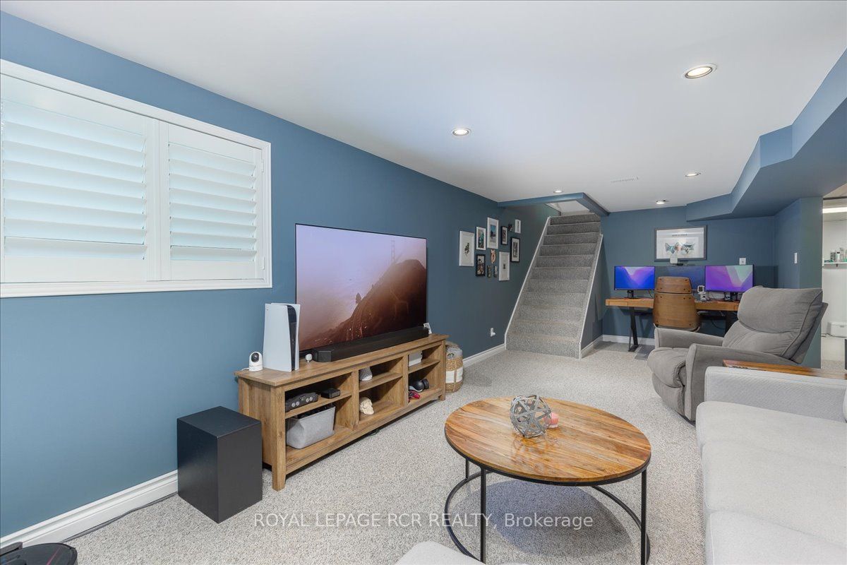 2 Kearns Dr
