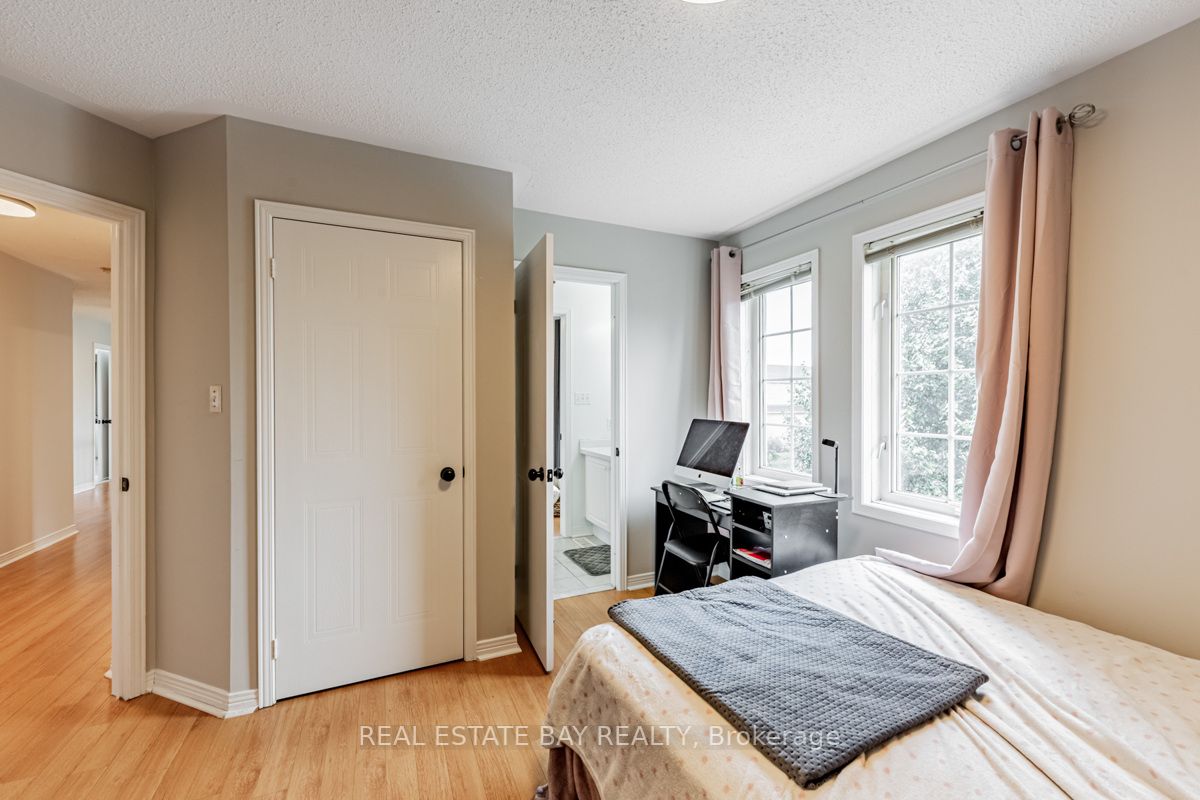 25 Mayflower Drive