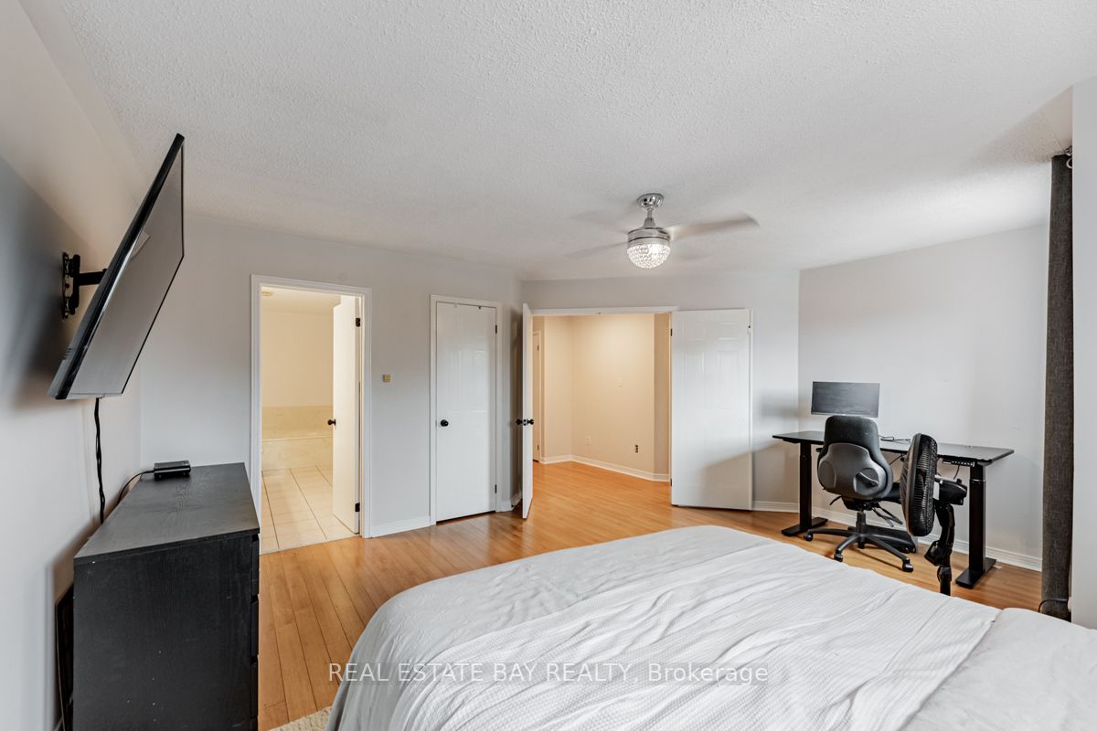 25 Mayflower Drive