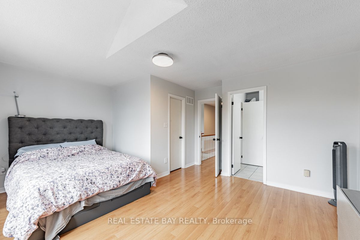 25 Mayflower Drive