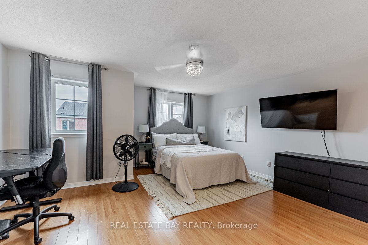 25 Mayflower Drive