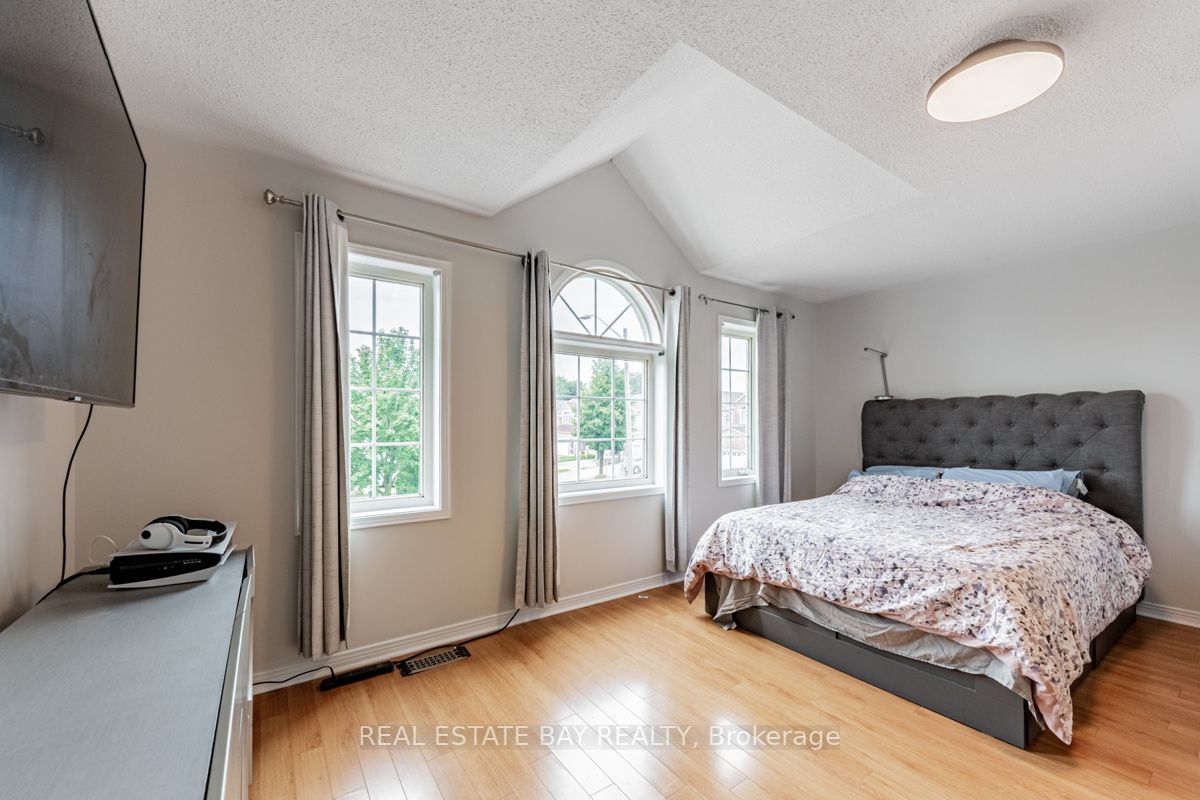 25 Mayflower Drive