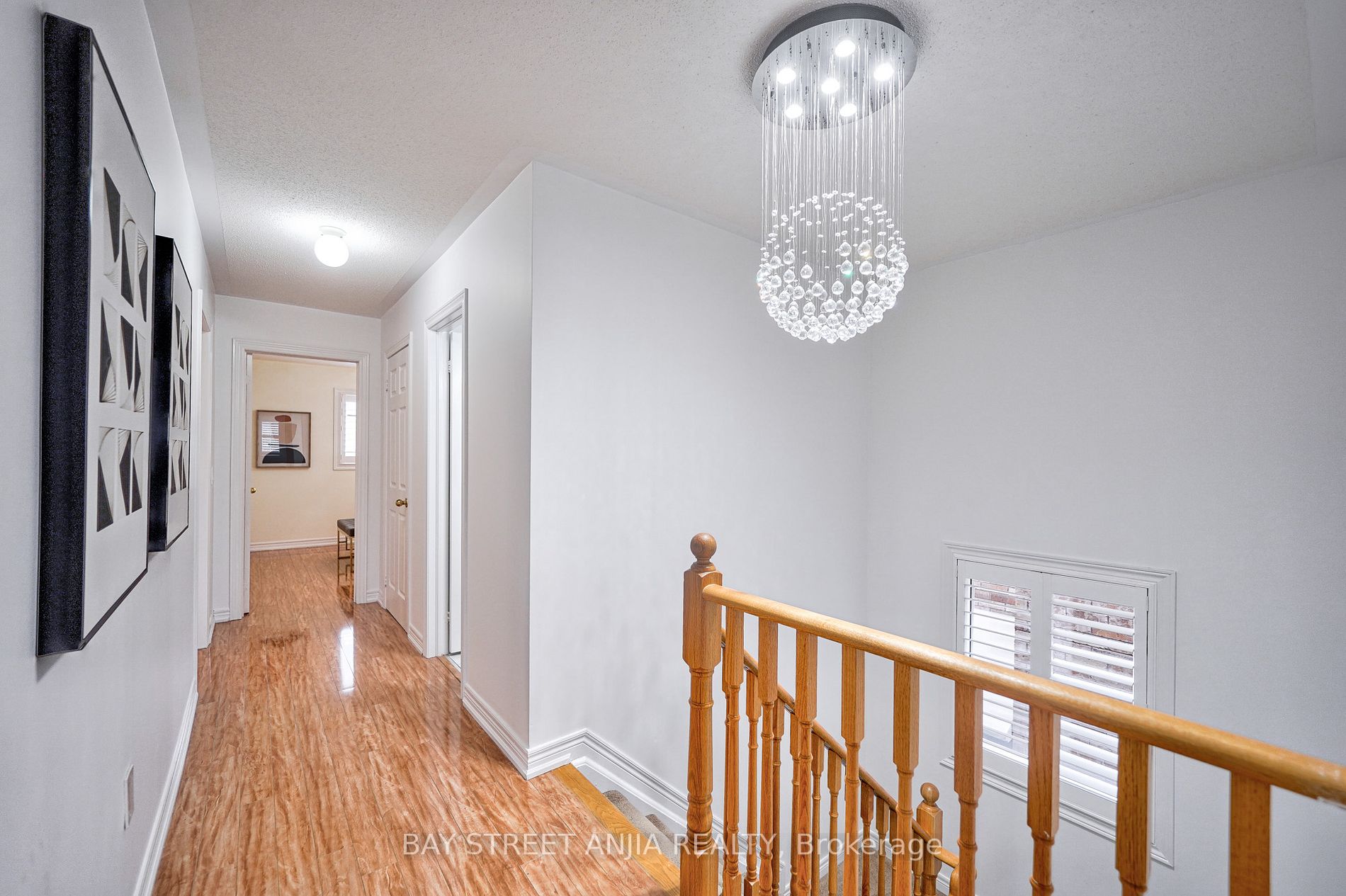 43 Royal Crown Rd