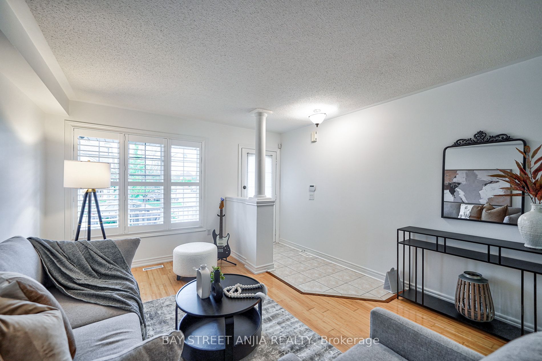 43 Royal Crown Rd