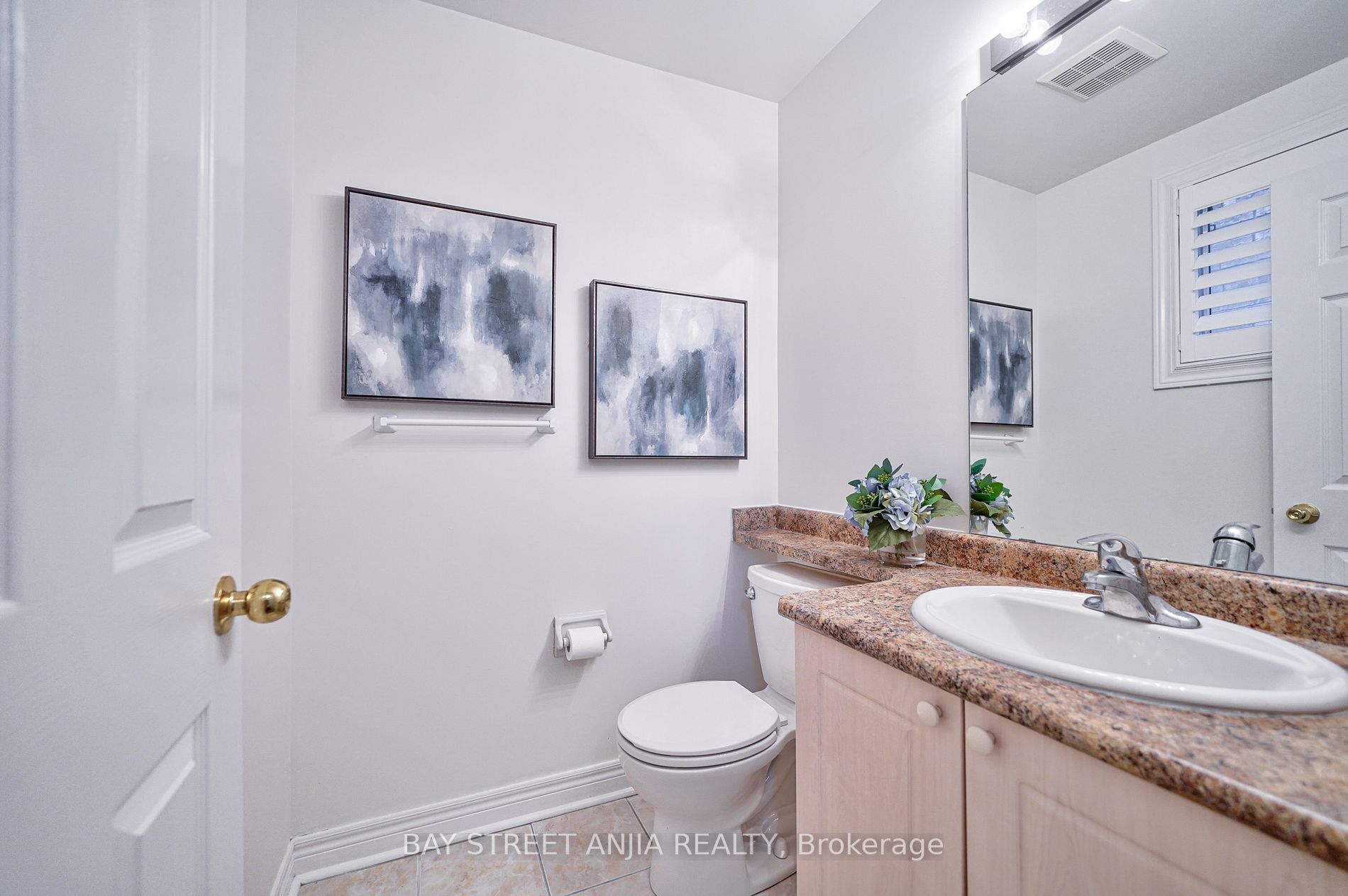 43 Royal Crown Rd