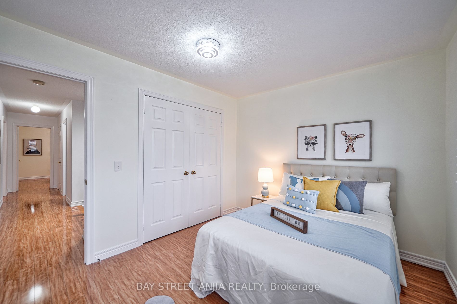 43 Royal Crown Rd