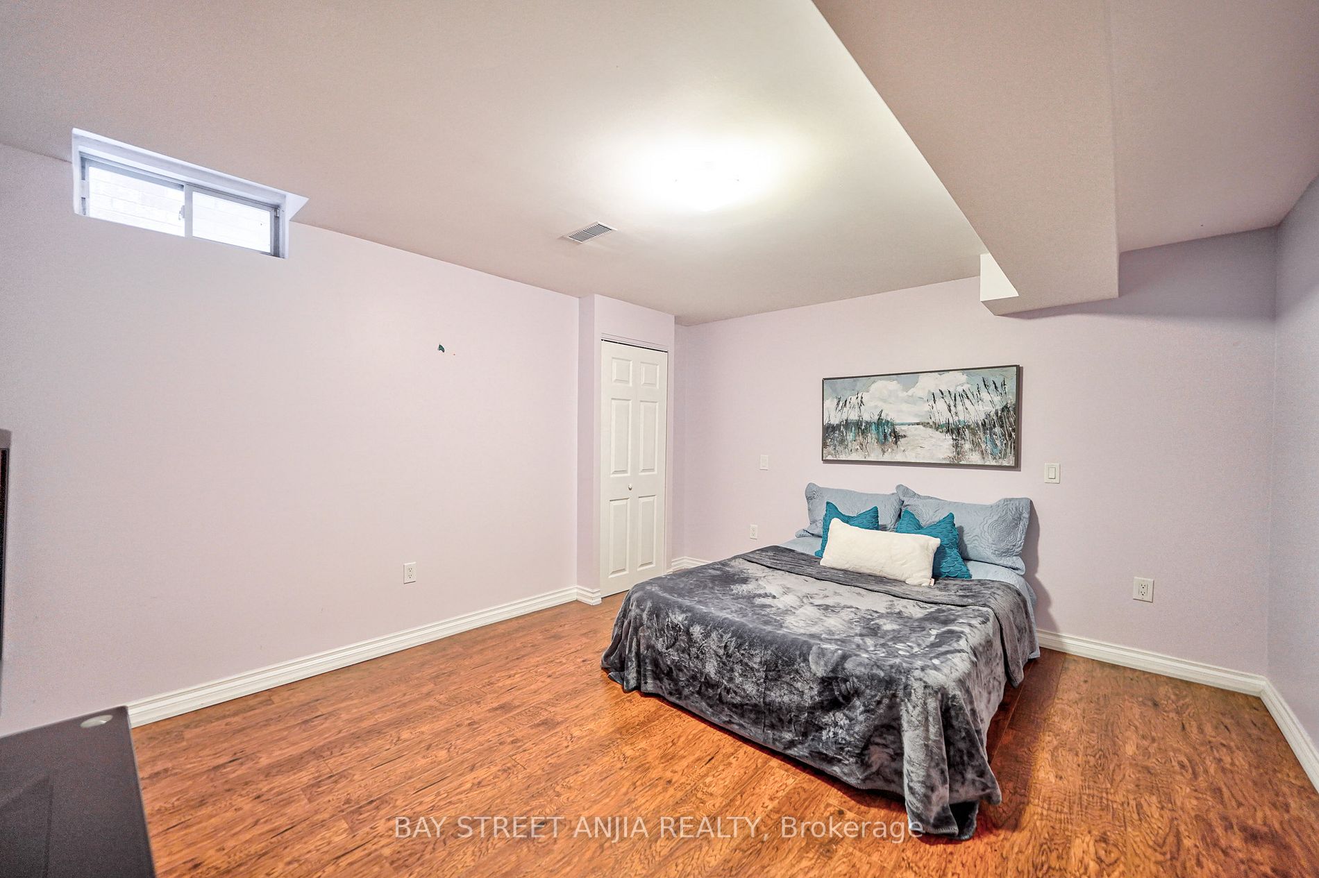43 Royal Crown Rd