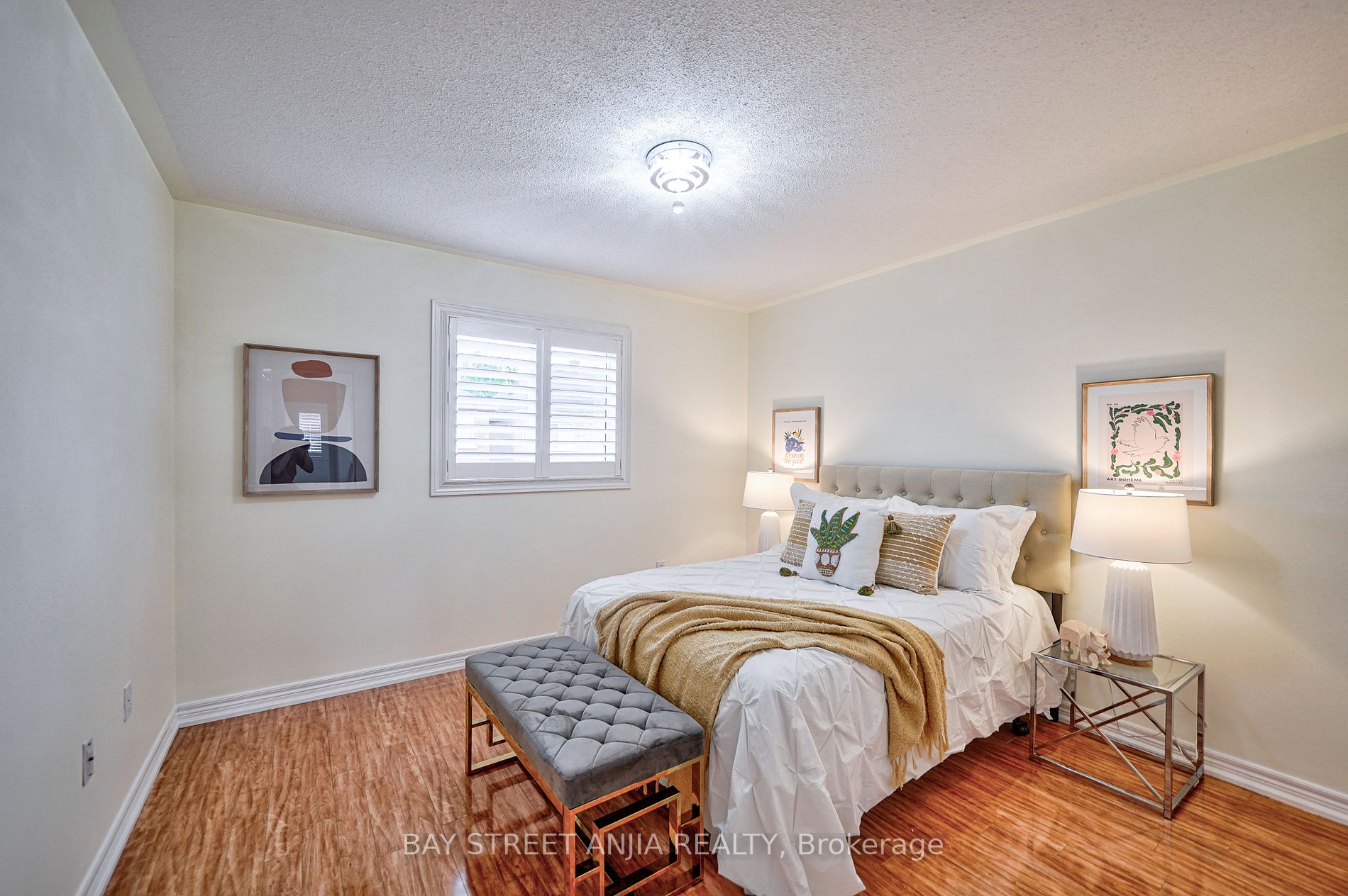 43 Royal Crown Rd