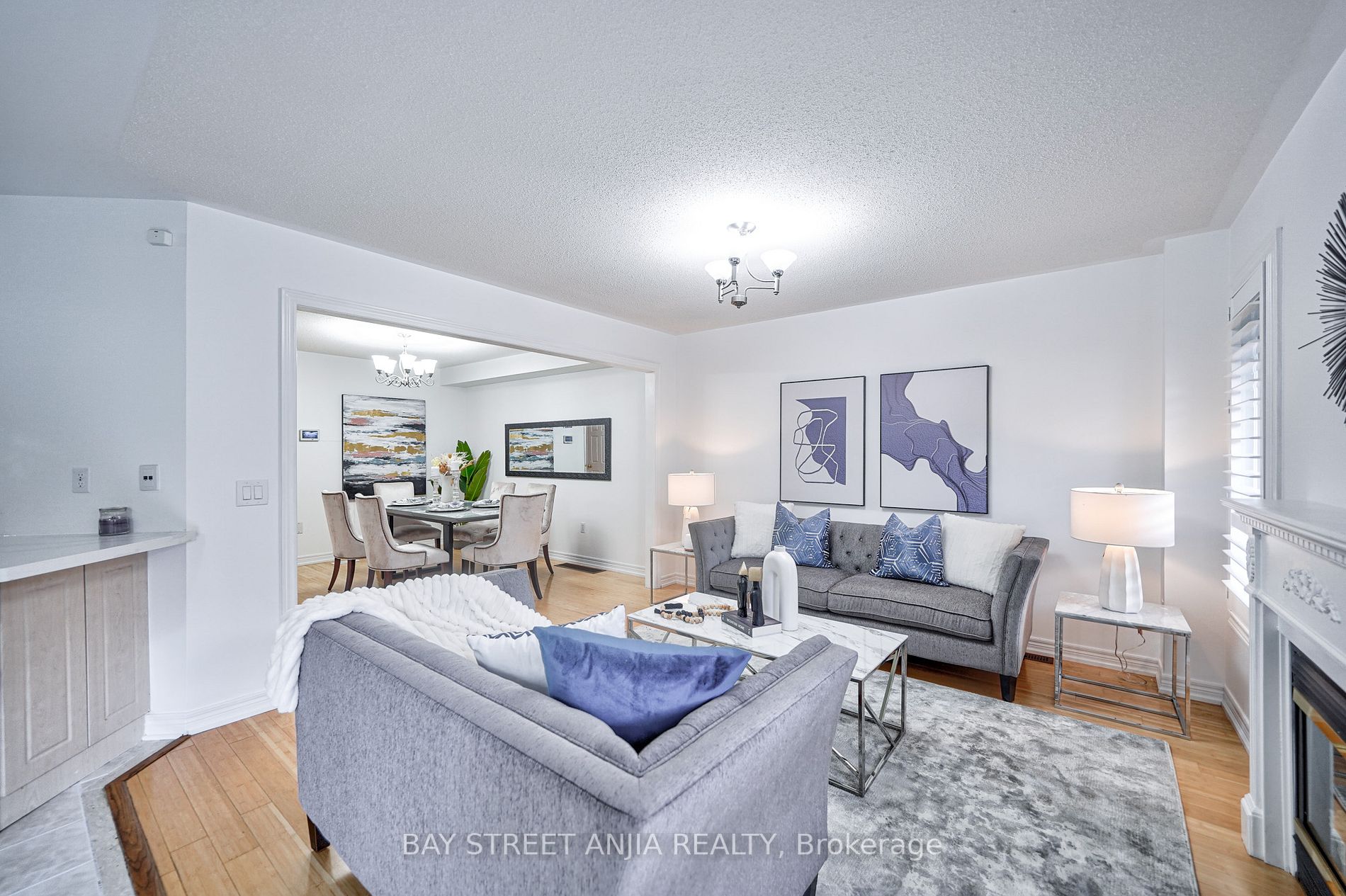 43 Royal Crown Rd