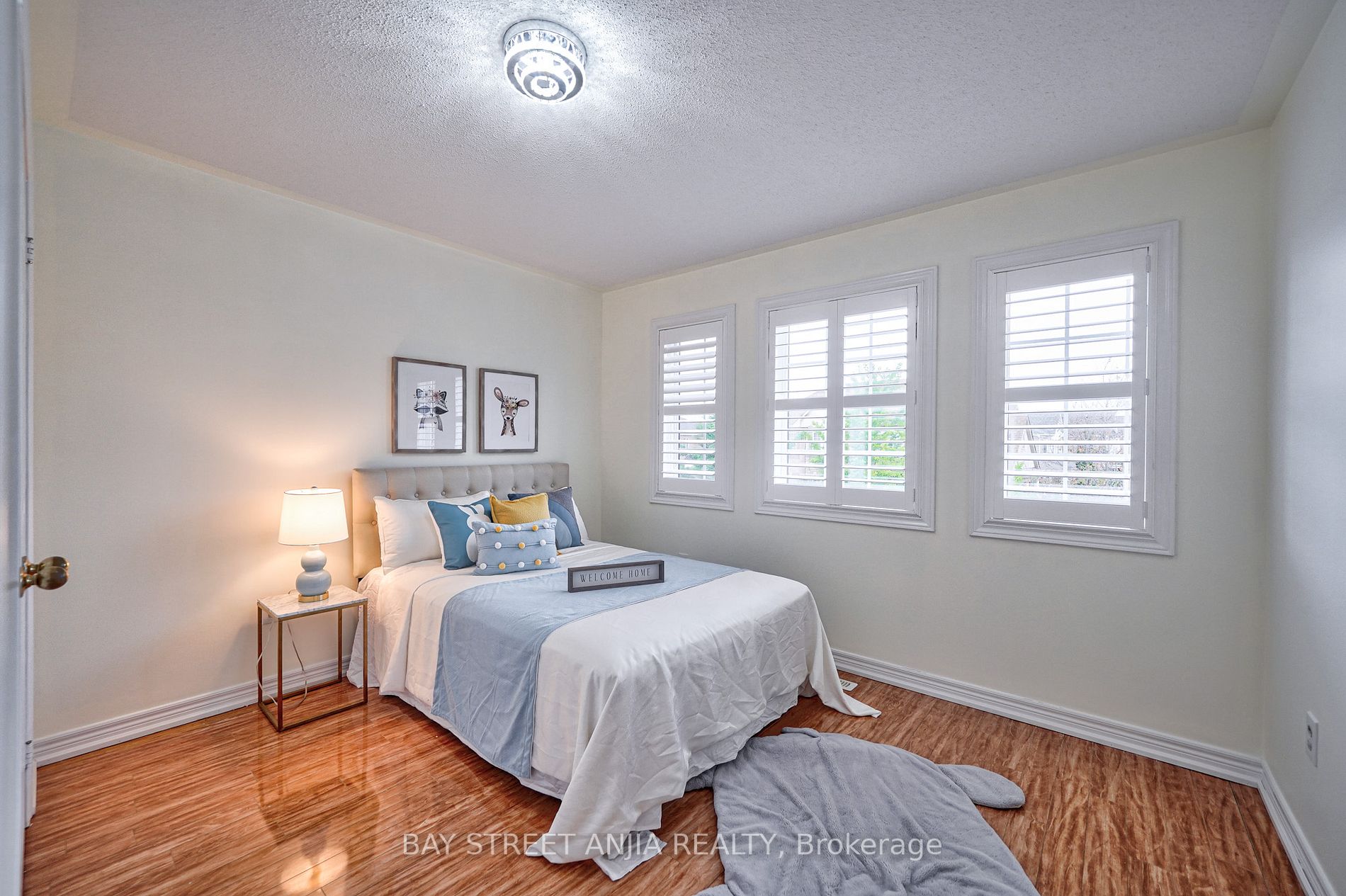 43 Royal Crown Rd