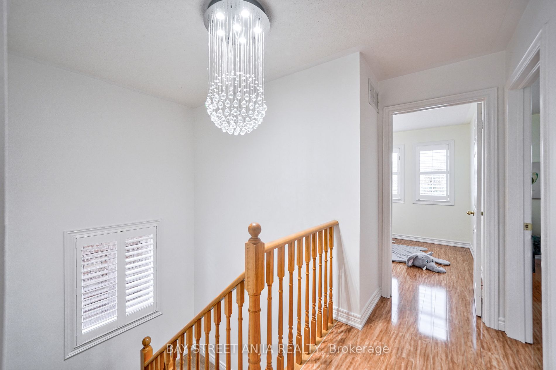 43 Royal Crown Rd