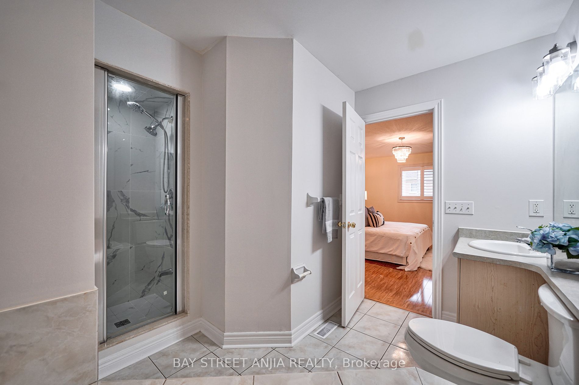 43 Royal Crown Rd