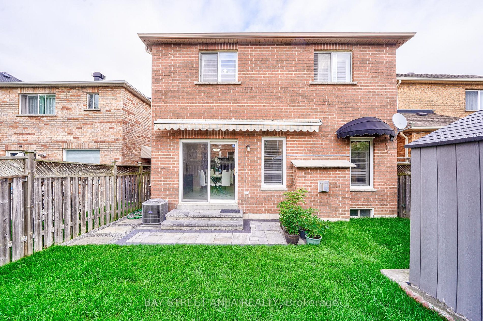 43 Royal Crown Rd