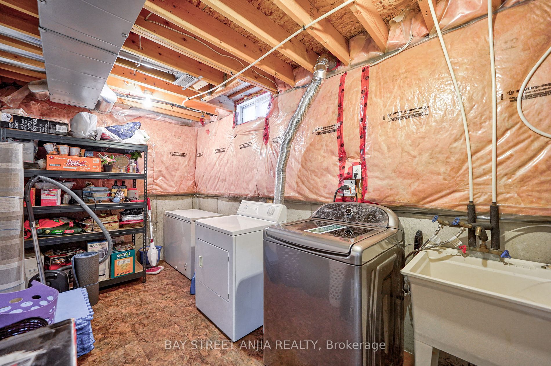 43 Royal Crown Rd