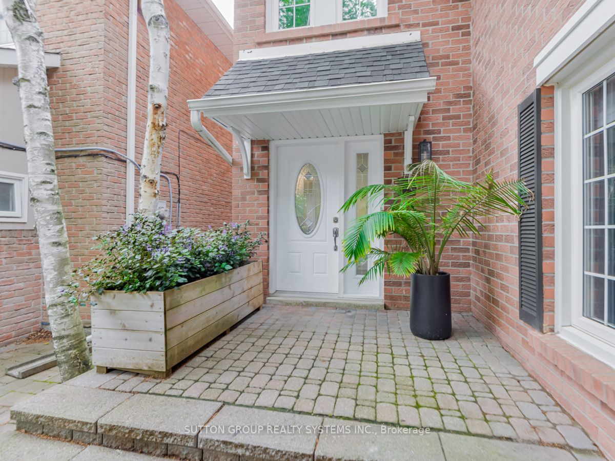 50 Greencroft Cres