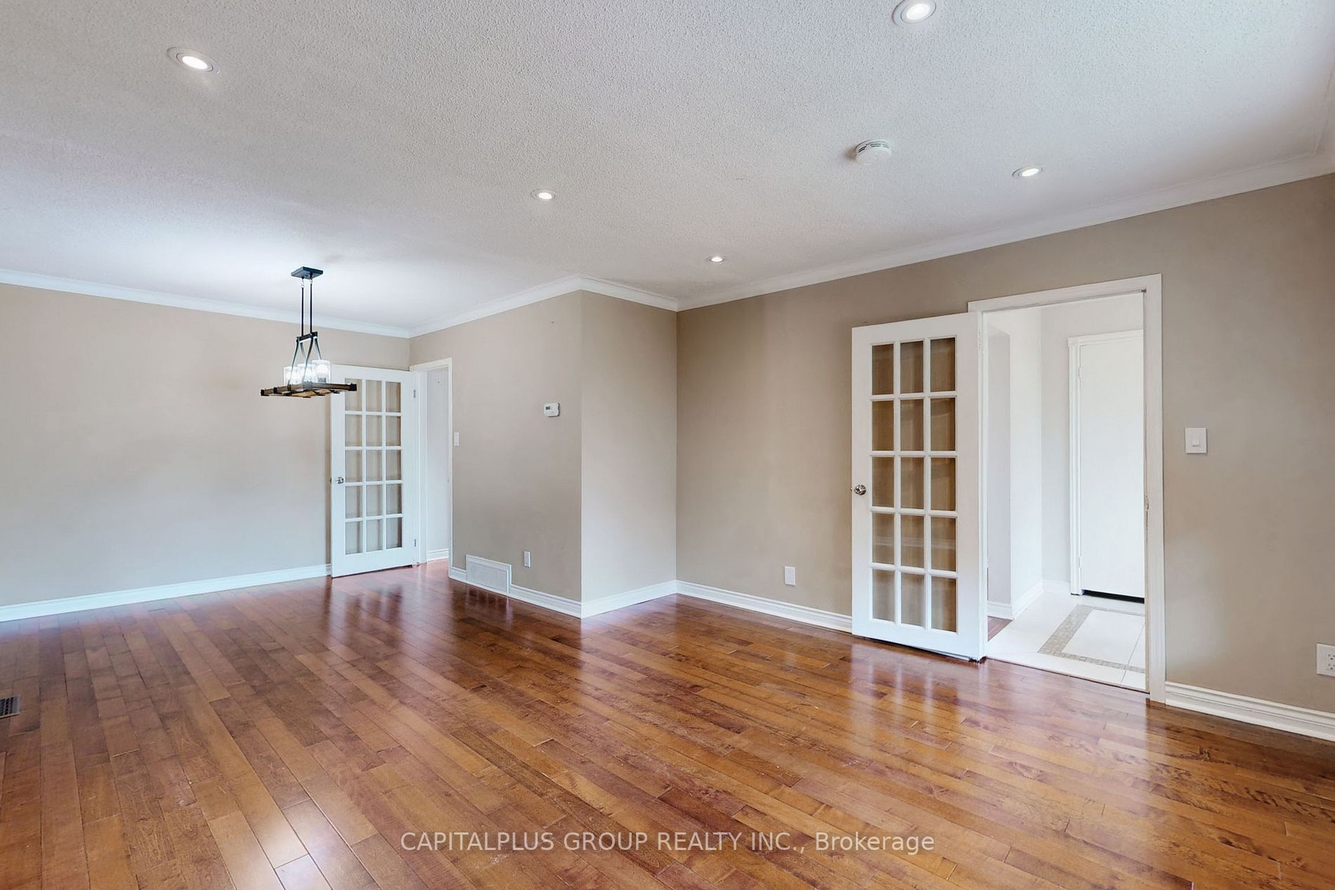 92 Meadowview Ave