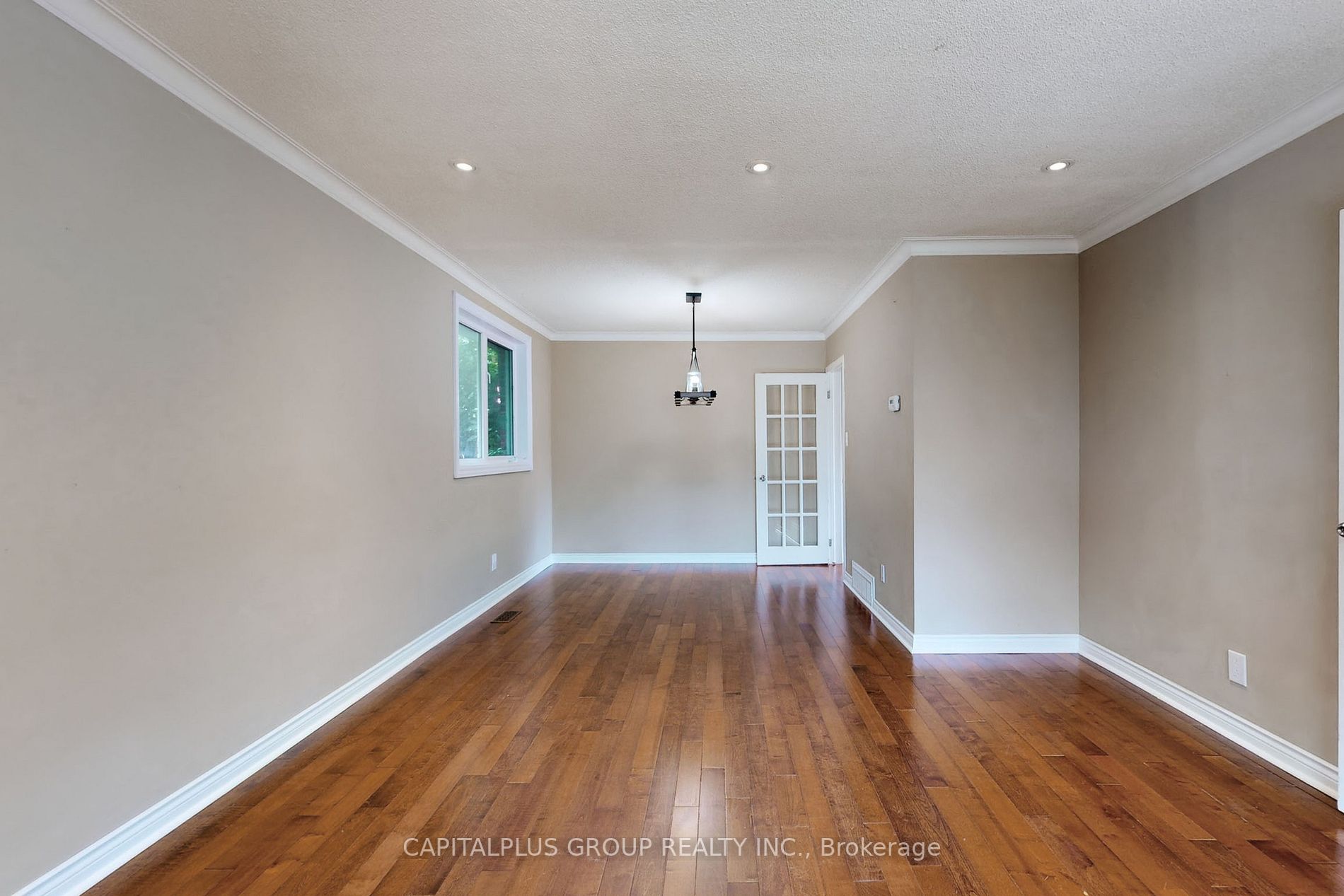 92 Meadowview Ave
