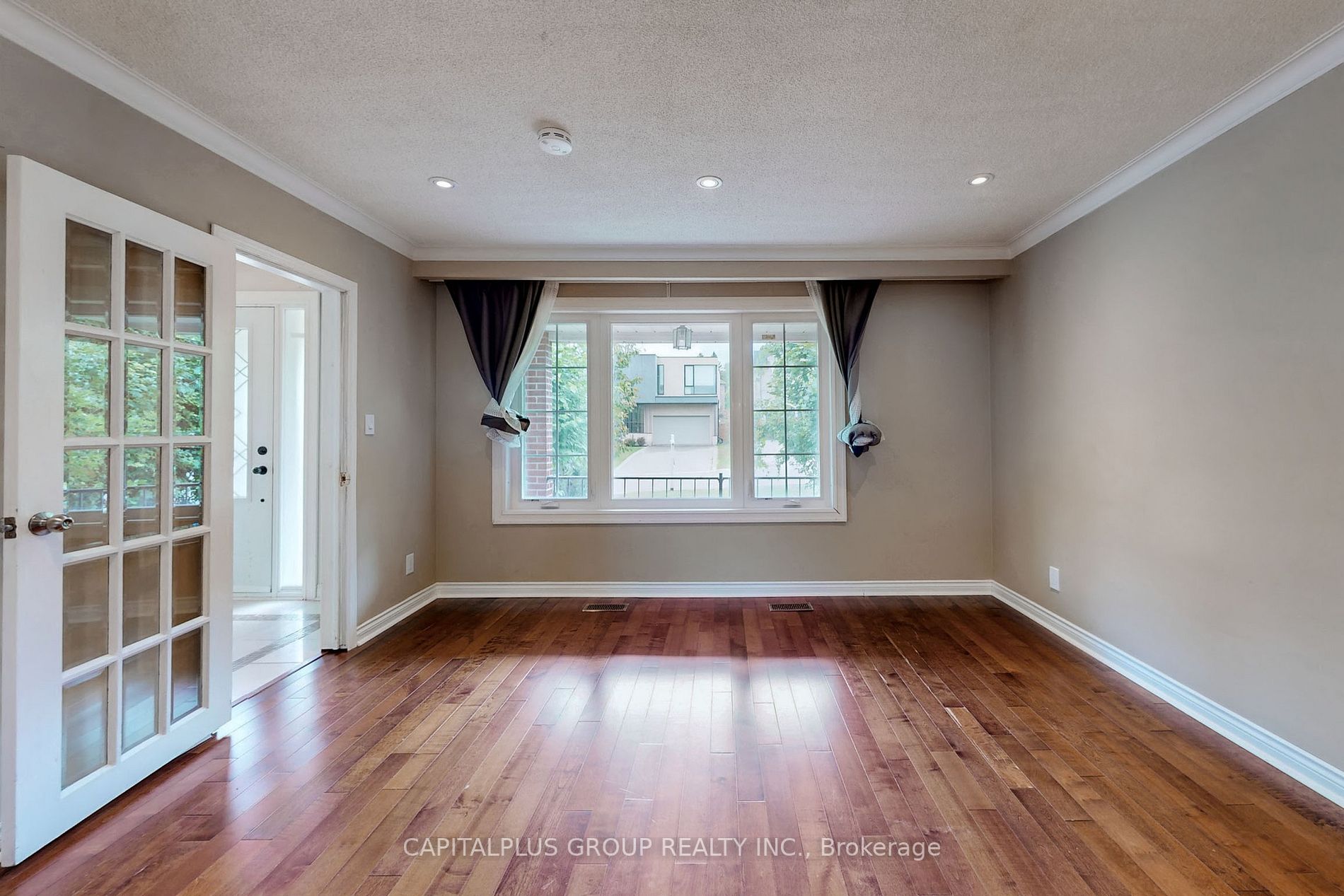 92 Meadowview Ave