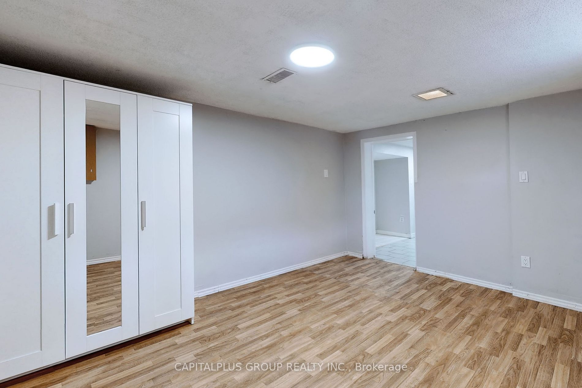 92 Meadowview Ave