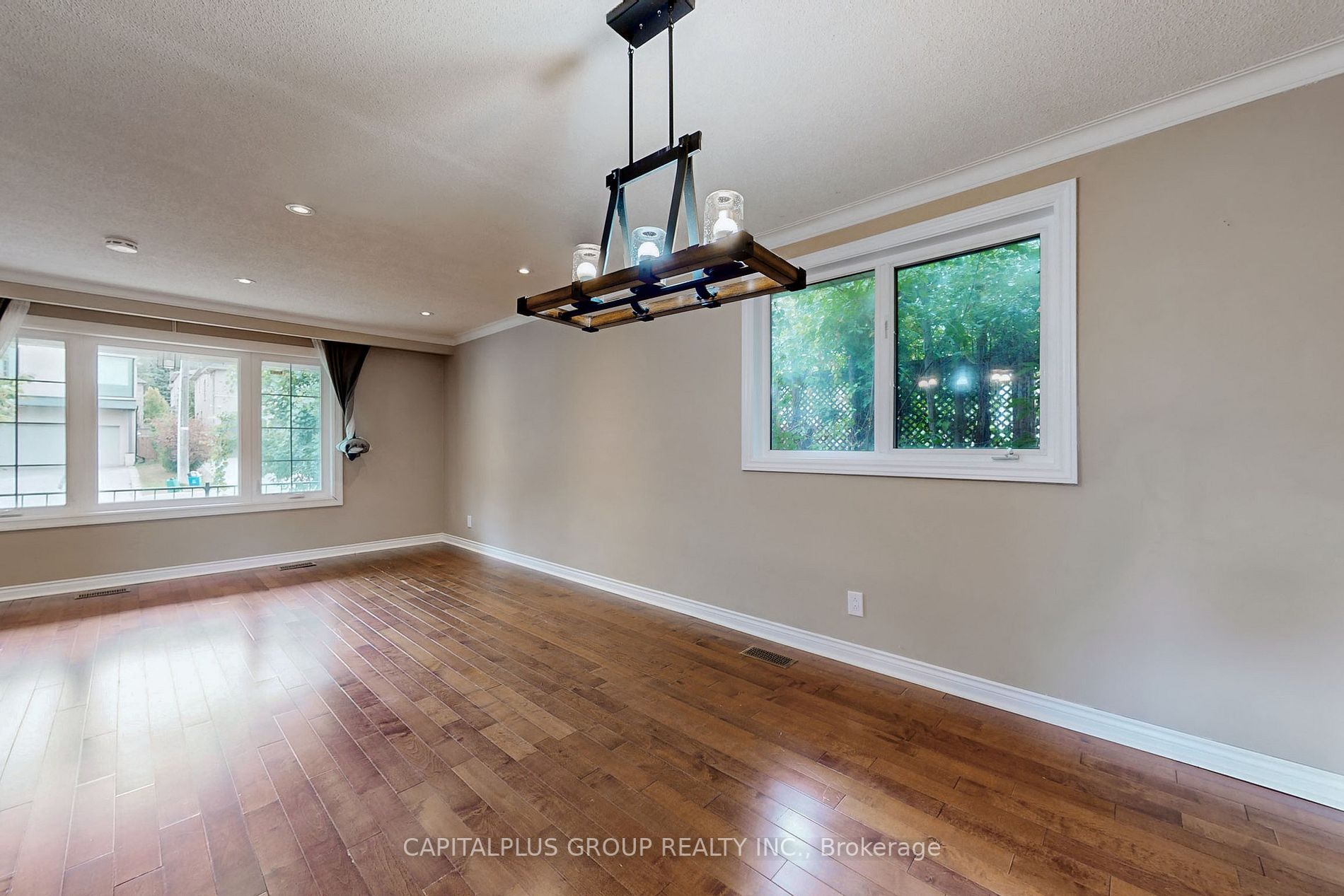 92 Meadowview Ave
