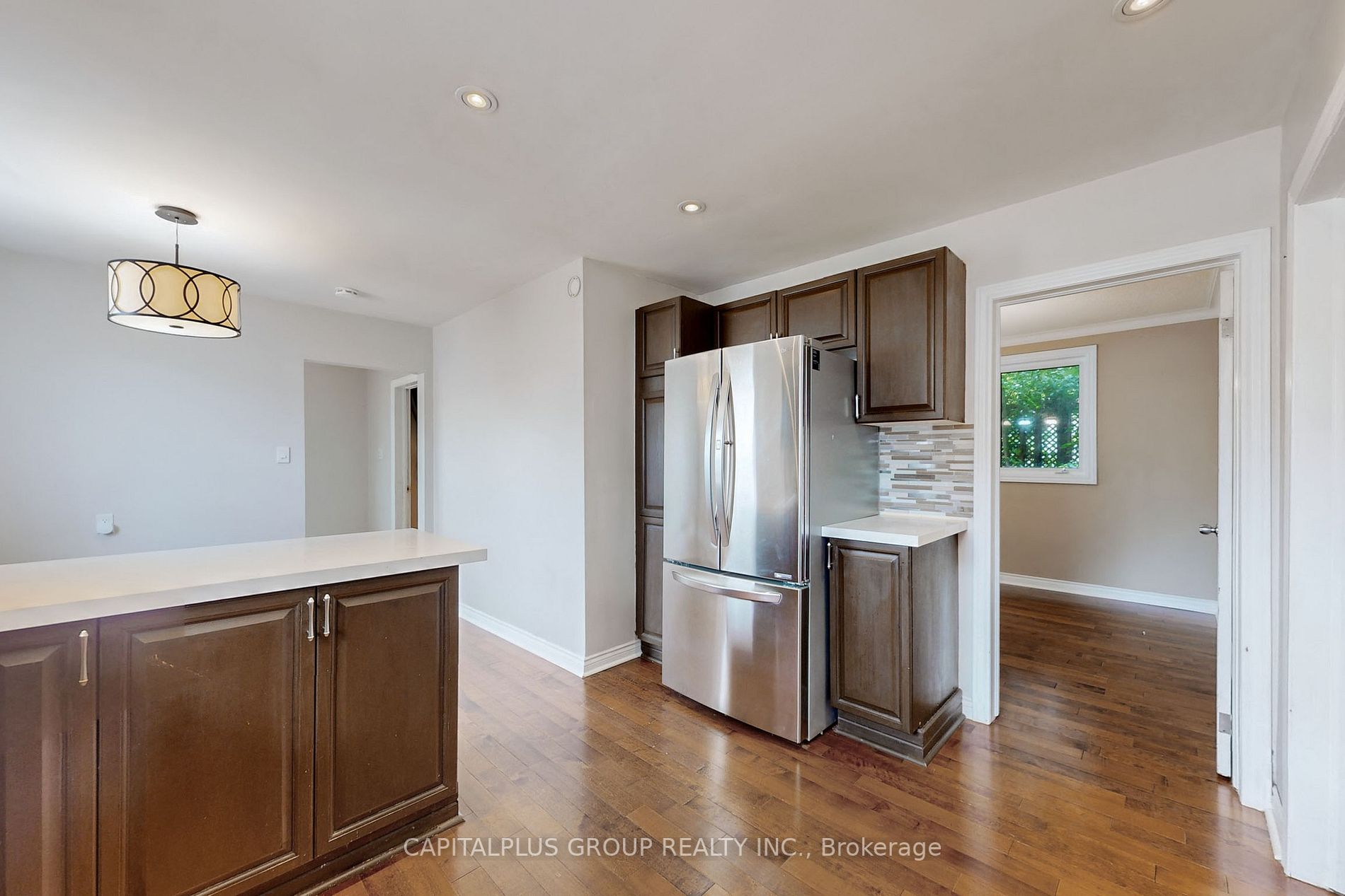 92 Meadowview Ave