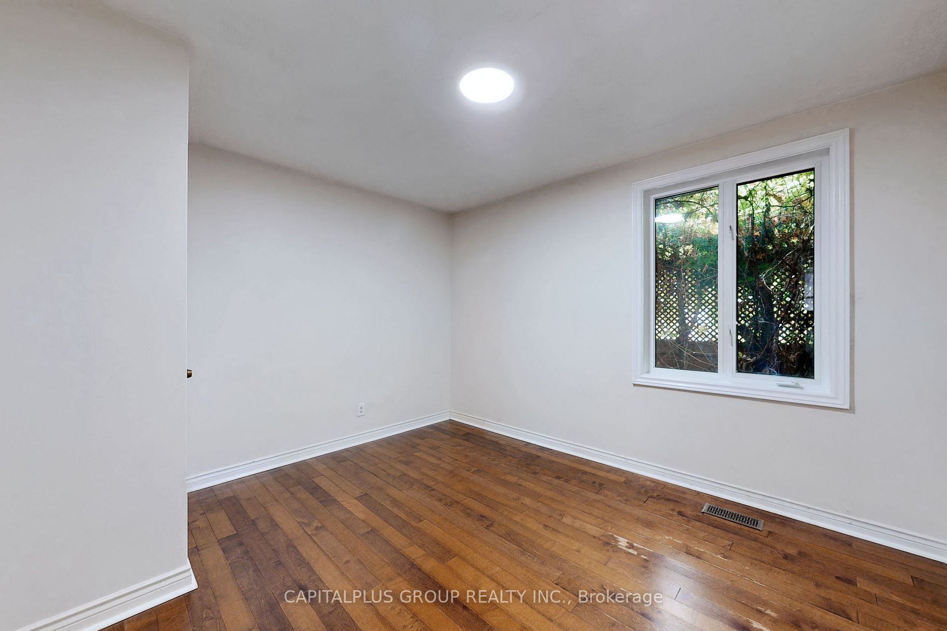 92 Meadowview Ave