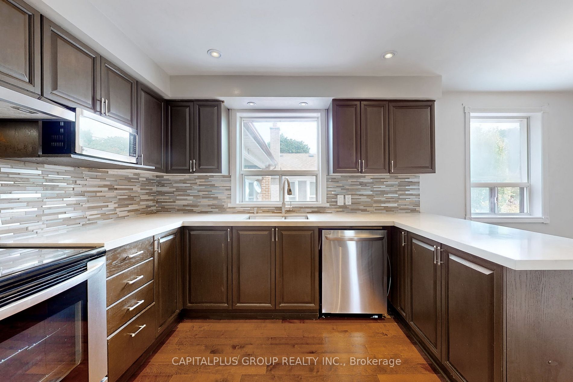 92 Meadowview Ave