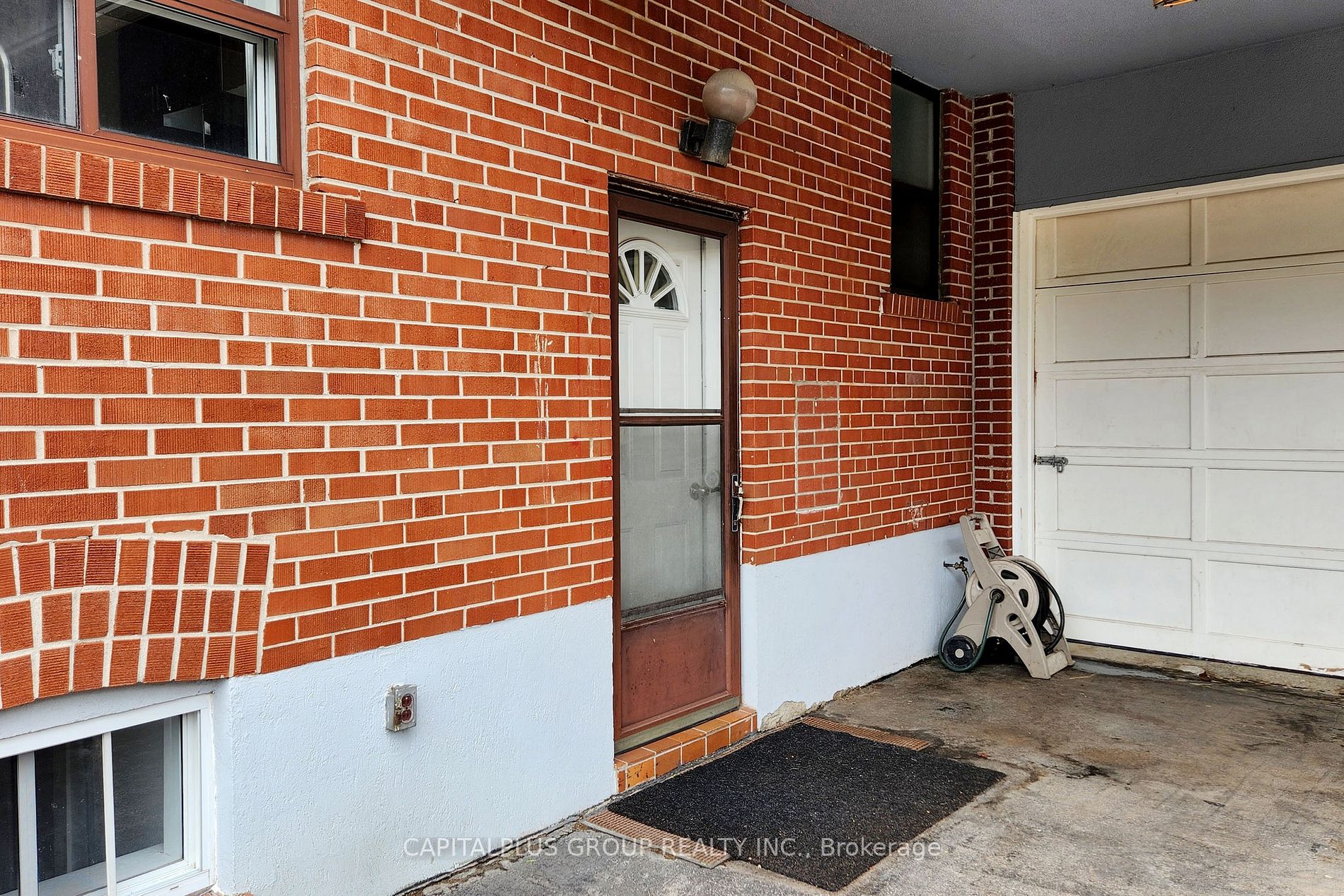 92 Meadowview Ave
