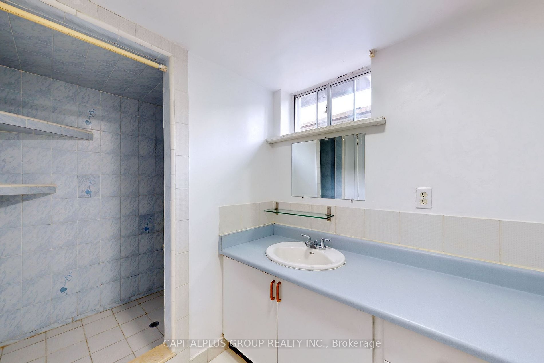 92 Meadowview Ave