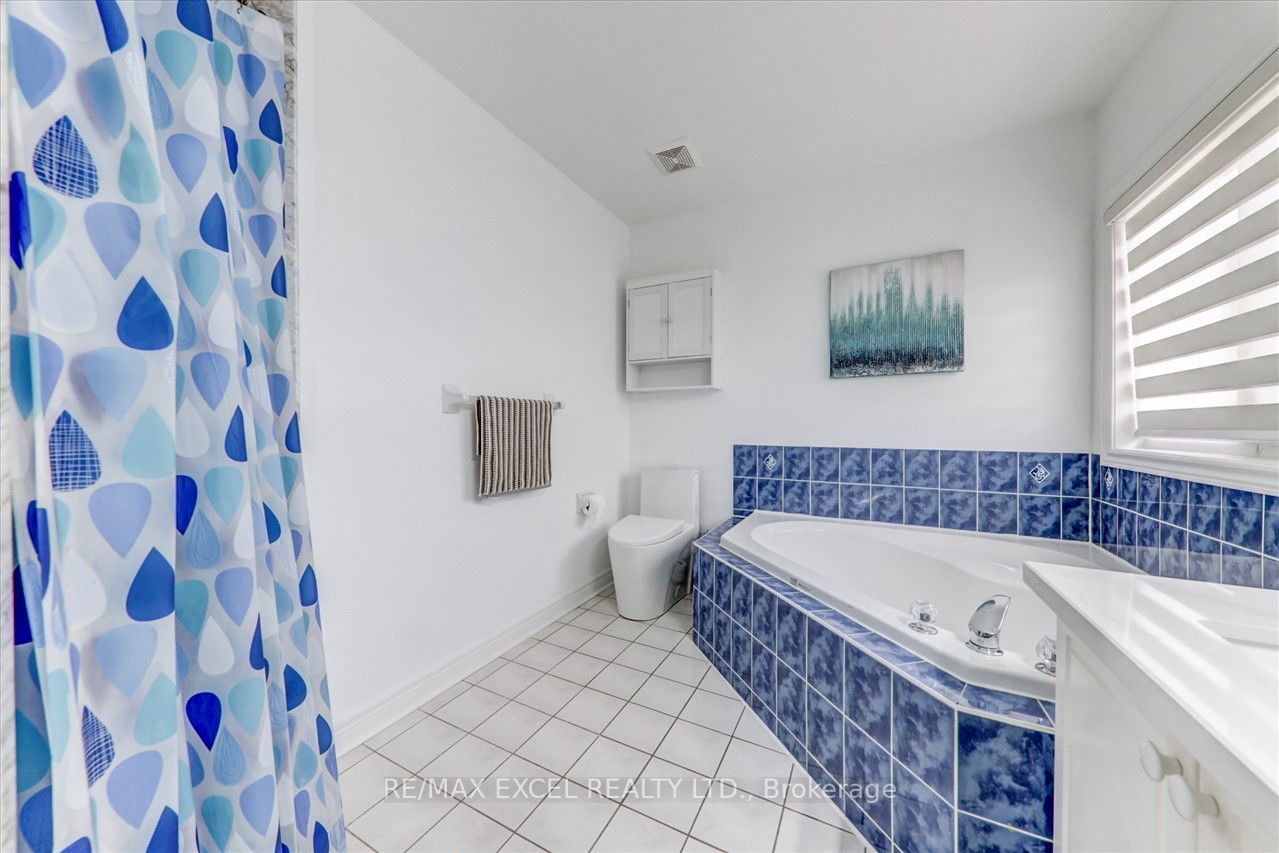 563 Highglen Ave