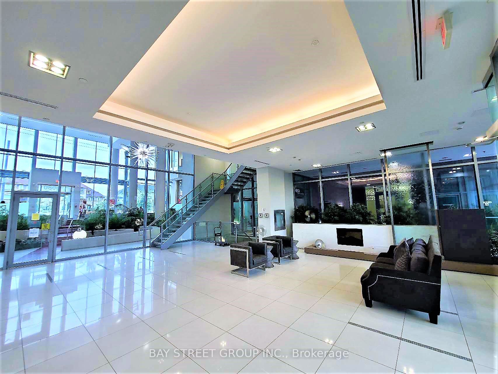 9088 Yonge St, #1106