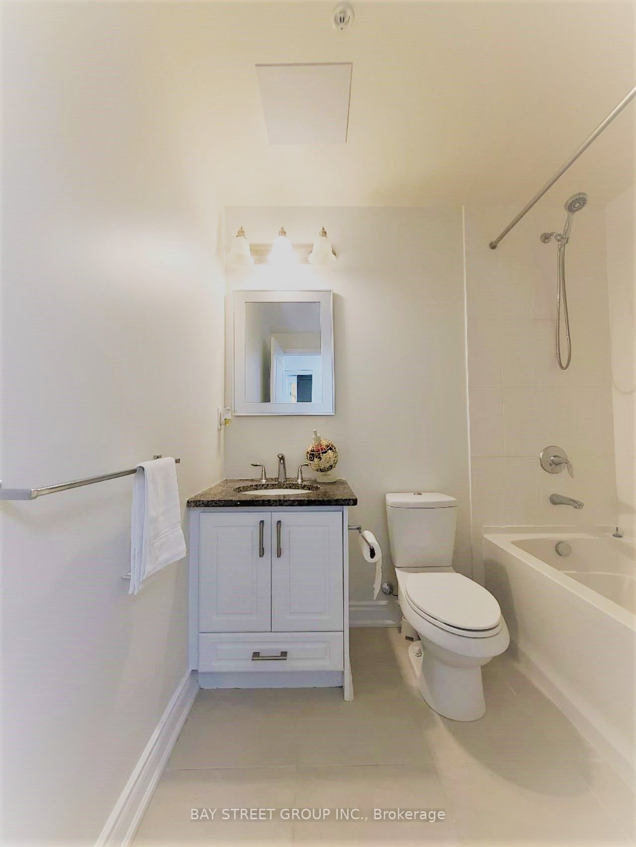 9088 Yonge St, #1106