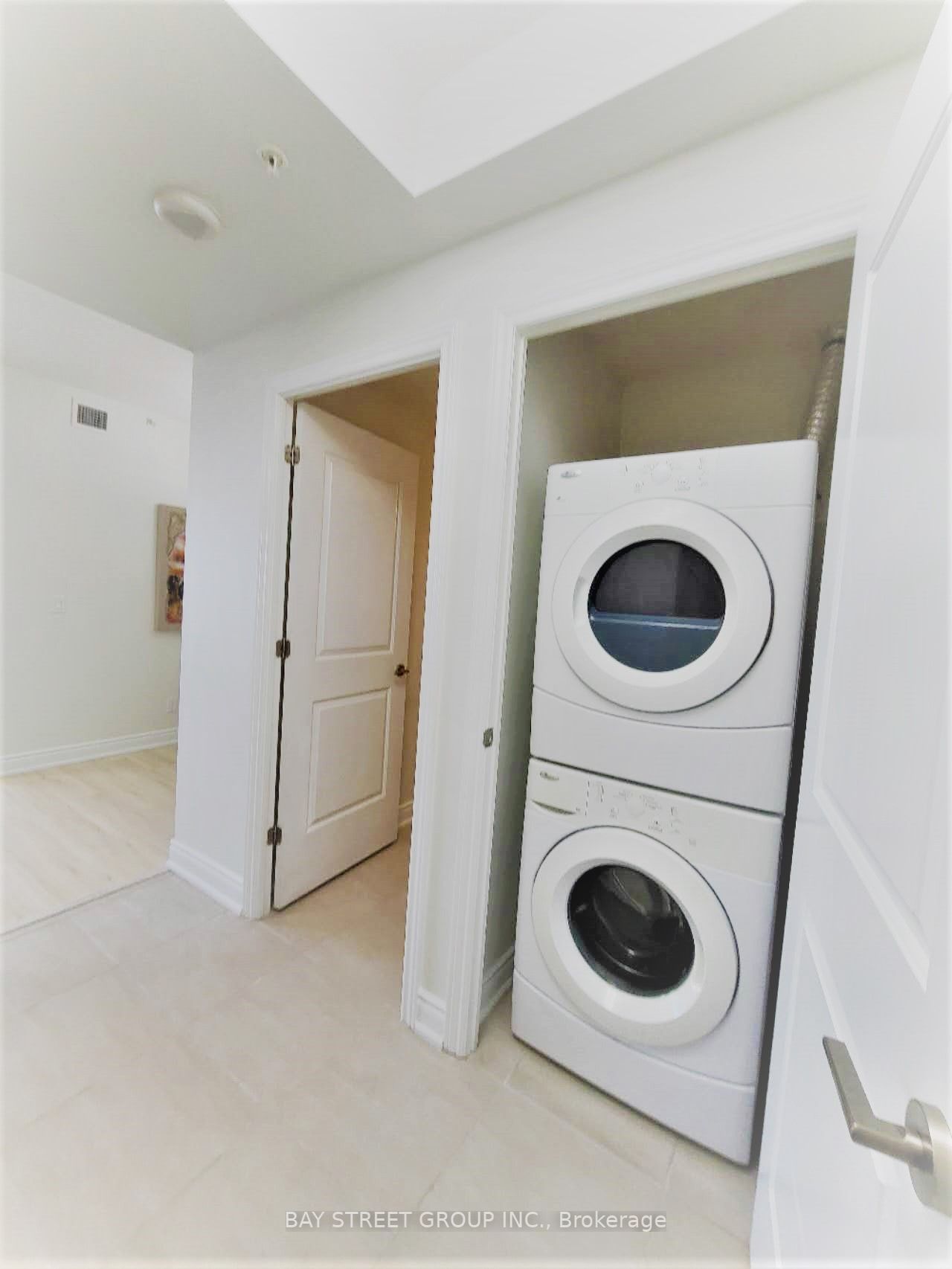 9088 Yonge St, #1106