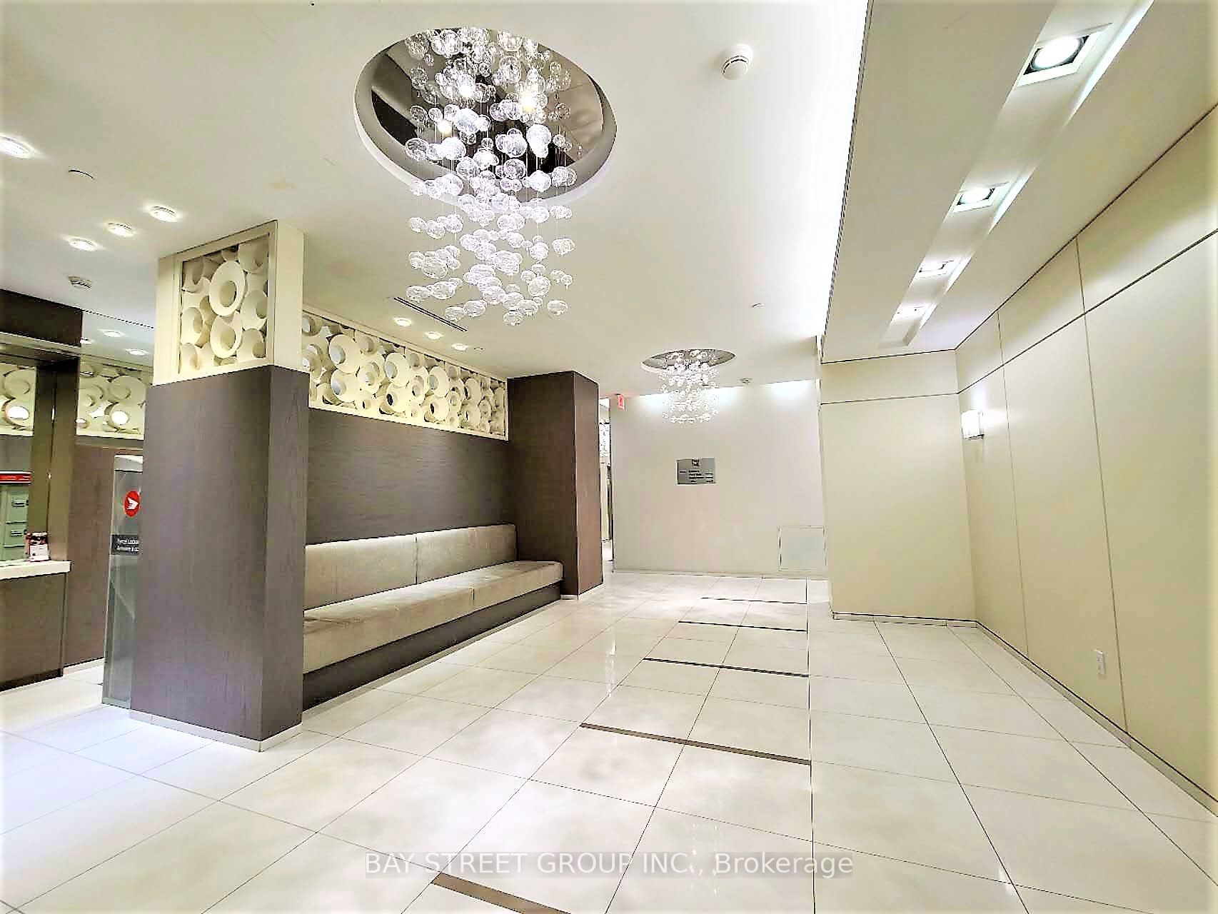 9088 Yonge St, #1106