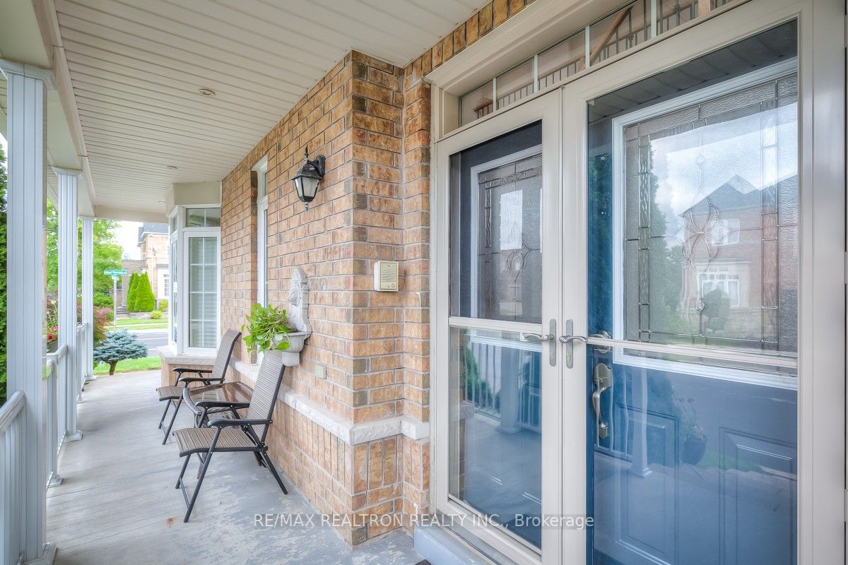 36 Alfred Paterson Dr