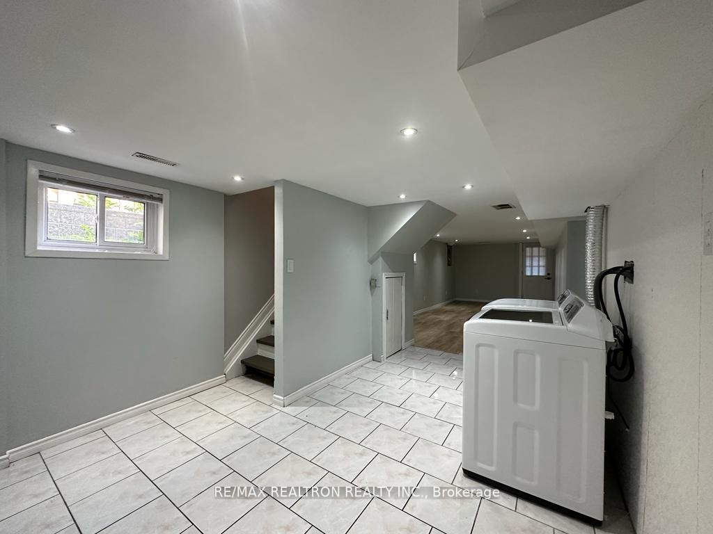 713 Sunnypoint Drive