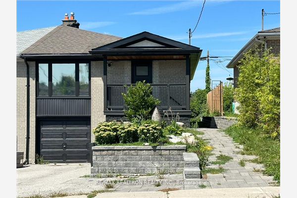 713 Sunnypoint Dr, Newmarket