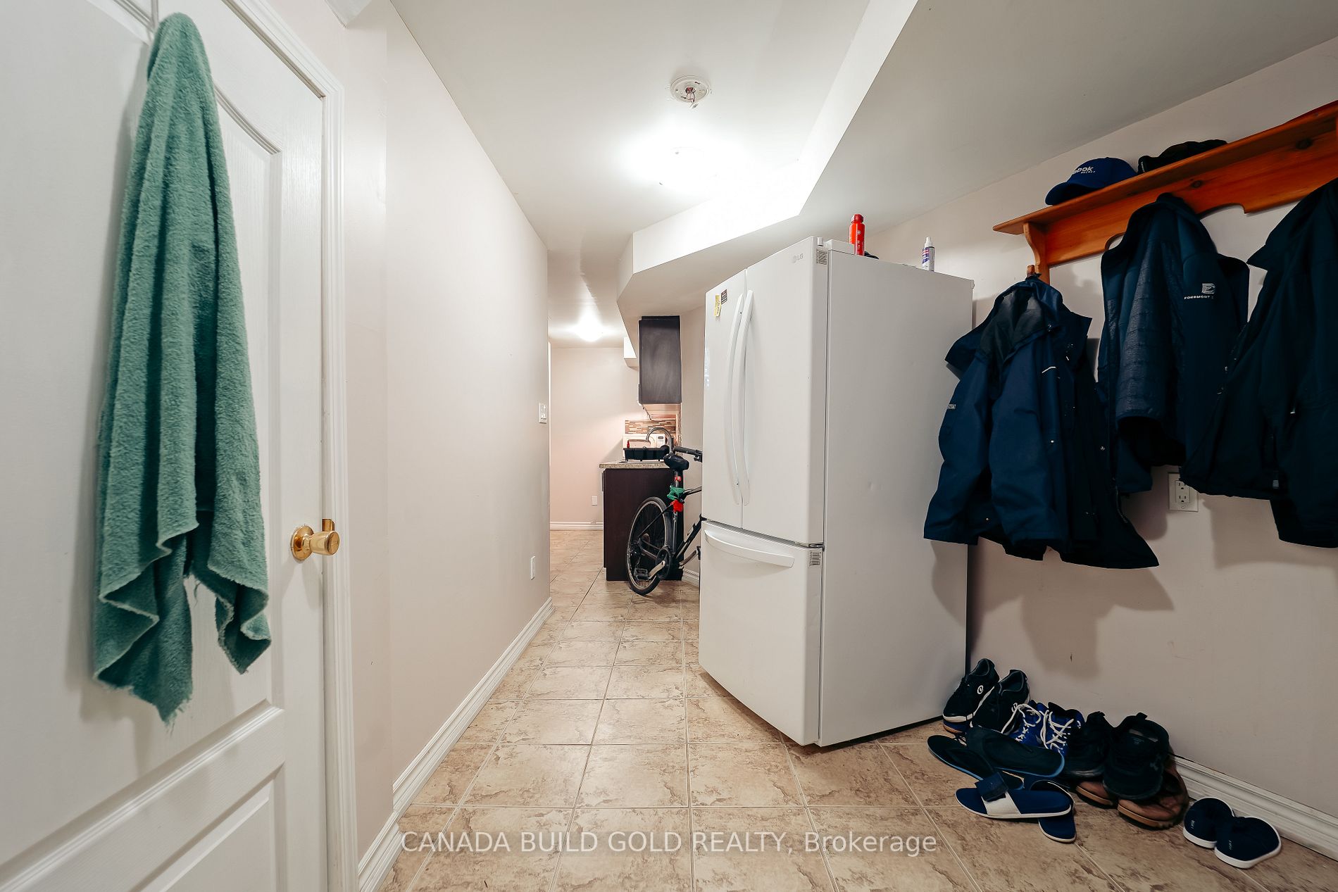 99 Maplewood Dr