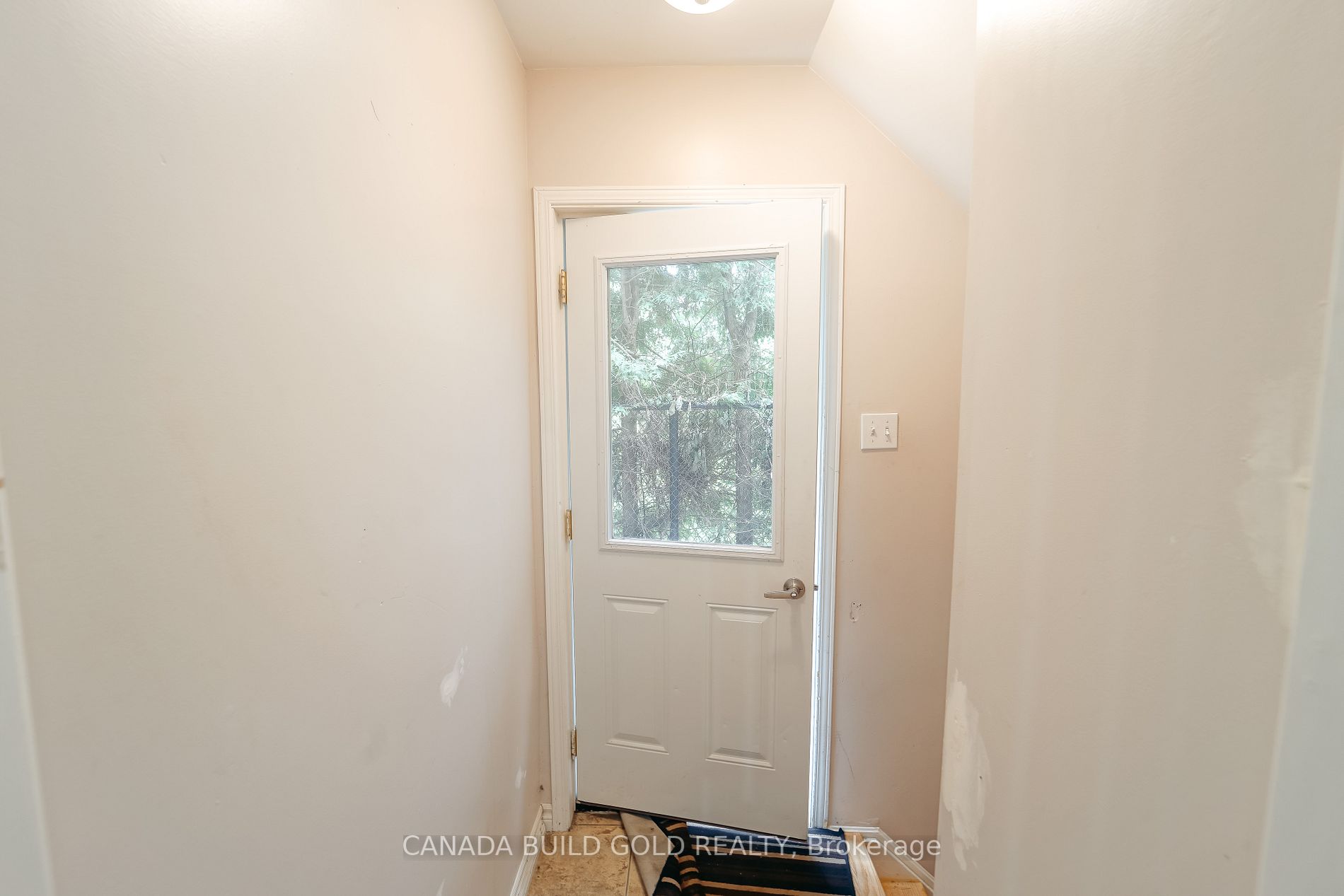99 Maplewood Dr